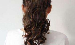 中卷发发型图片